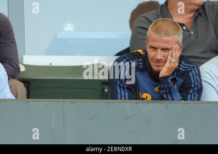 David Beckham, DE LA Galaxy, a mis ses lanceurs dans la glace en observant l'équipe en action lors d'un match amical, LA Galaxy vs Tigres UANL au Home Depot Center de Los Angeles, CA, USA, le 17 juillet 2007. LA Galaxy a perdu 3 à rien à Los Angeles. Photo de Lionel Hahn/Cameleon/ABACAPRESS.COM Banque D'Images