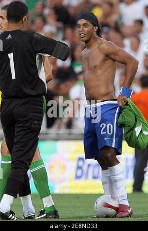 Le Ronaldinho brésilien lors d'un match amical Brésil contre Algérie au stade Mosson de Montpellier, France, le 22 août 2007. Le Brésil a gagné 2-0. Photo de Stuart Morton/Cameleon/ABACAPRESS.COM Banque D'Images