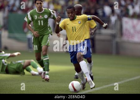 Robinho au Brésil lors d'un match amical Brésil contre Algérie au stade Mosson de Montpellier, France, le 22 août 2007. Le Brésil a gagné 2-0. Photo de Stuart Morton/Cameleon/ABACAPRESS.COM Banque D'Images