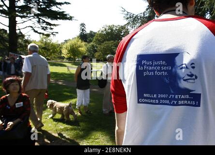 Les partisans socialistes assistent à la fête annuelle de la Rose à Melle, dans le sud-ouest de la France, le 25 août 2007. Photo de Patrick Bernard/ABACAPRESS.COM Banque D'Images