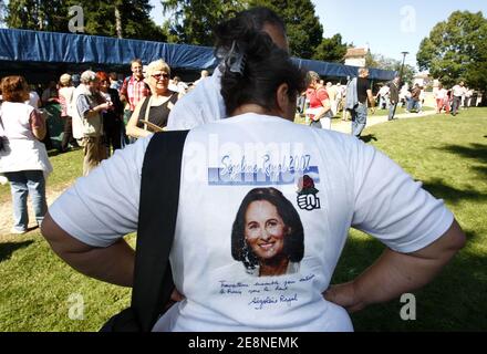 Les partisans socialistes assistent à la fête annuelle de la Rose à Melle, dans le sud-ouest de la France, le 25 août 2007. Photo de Patrick Bernard/ABACAPRESS.COM Banque D'Images