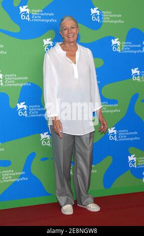 L'actrice britannique Vanessa Redgrave pose pour des photos pendant le photocall pour son nouveau film « Expiation » au 64ème Festival annuel du film de Venise, à Venise, en Italie, le 29 août 2007. Photo de Nicolas Khayat/ABACAPRESS.COM Banque D'Images