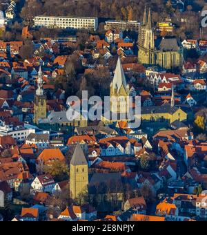 Vue aérienne, vue sur le centre-ville, vieille ville, Eglise luthérienne St. Maria zur Wiese, St. Petri ALDE Kerke, Cathédrale St. Patrokli, Eglise St. Pauli, St. Albe Banque D'Images