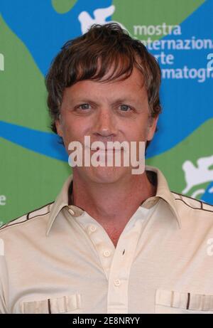 Le directeur Todd Haynes pose des photos pendant la séance photo pour « Je ne suis pas là » au 64ème Festival annuel du film de Venise à Venise, en Italie, le 4 septembre 2007. Photo de Nicolas Khayat/ABACAPRESS.COM Banque D'Images