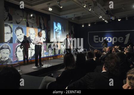 Jean-Pierre Elkabbach participe à la conférence de presse annuelle de la radio Europe 1 à Paris, France, le 4 septembre 2007. Photo de Giancarlo Gorassini/ABACAPRESS.COM Banque D'Images