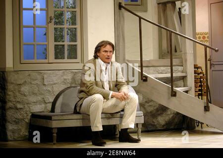 François-Eric Gendron pendant la traversée de 'les belles-Soeurs' , réalisé par Jean-Luc Moreau au Théâtre Saint-Georges à Paris, France, le 05 septembre 2007. Photo de Giancarlo Gorassini/ABACAPRESS.COM Banque D'Images