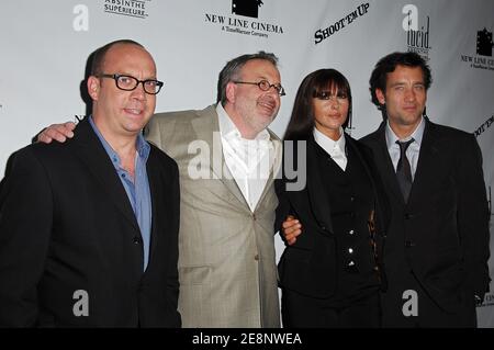 (G-D) l'acteur Paul Giamatti, l'écrivain et réalisateur Michael Davis, l'actrice Monica Bellucci et l'acteur Clive Owen arrivent à New York la première de 'Shoot EM Up' à Regal Union Square à New York City, NY, USA le 5 septembre 2007.photo de Gregorio Binuya/ABACAPRESS.COM Banque D'Images
