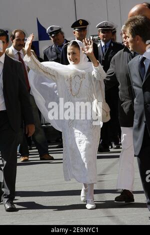 Célèbre danseuse et actrice de ballet, Carla Fraci arrive aux funérailles du ténor Luciano Pavarotti dans la cathédrale du XIIe siècle Duomo Di Modène à Modène, en Italie, le 8 septembre 2007. Des dizaines de milliers de personnes, dont beaucoup des mondes de la politique et du divertissement, se sont réunis dans la petite ville de Modène pour faire un dernier adieu au vénérable ténor. Photo de Marco Piovanotto/ABACAPRESS.COM Banque D'Images