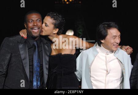 Les acteurs Jacky Chan, Noemie Lenoir et Chris Tucker posent pour des photos lors de la séance photo « Rush Hour 3 » qui a eu lieu devant la Tour Eiffel à Paris, en France, le 11 septembre 2007. Photo de Nicolas Khayat/ABACAPRESS.COM Banque D'Images