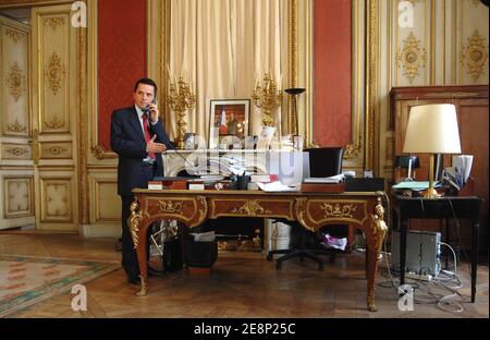 Guillaume Didier, porte-parole du ministre de la Justice, photographié dans son bureau au ministère de la Justice, à Paris, en France, le 12 septembre 2007. Photo de Christophe Guibbbaud/ABACAPRESS.COM Banque D'Images