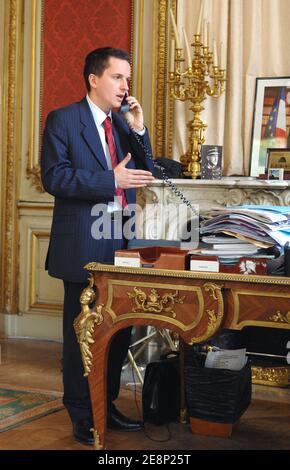 Guillaume Didier, porte-parole du ministre de la Justice, photographié dans son bureau au ministère de la Justice, à Paris, en France, le 12 septembre 2007. Photo de Christophe Guibbbaud/ABACAPRESS.COM Banque D'Images