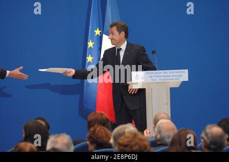 Le président Nicolas Sarkozy dévoile son projet de réforme des privilèges de retraite sociale accordés à certains travailleurs lors d'un discours au Sénat français à Paris, en France, le 18 septembre 2007. Photo de Witt/Pool/ABACAPRESS.COM Banque D'Images