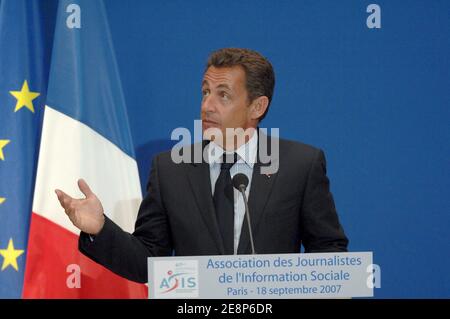 Le président Nicolas Sarkozy dévoile son projet de réforme des privilèges de retraite sociale accordés à certains travailleurs lors d'un discours au Sénat français à Paris, en France, le 18 septembre 2007. Photo de Witt/Pool/ABACAPRESS.COM Banque D'Images