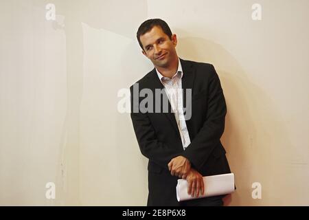 Le socialiste Benoit Hamon assiste à une conférence de presse organisée par le premier secrétaire du parti socialiste français François Hollande à Paris, en France, le 19 septembre 2007. Photo Bernard Bisson/ABACAPRESS.COM Banque D'Images