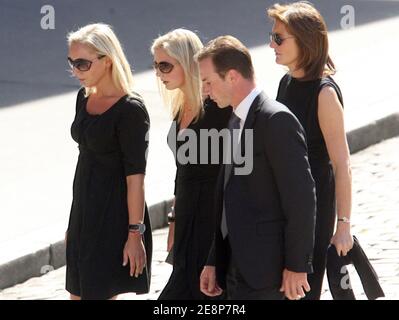 La première dame de France Cecilia Sarkozy et ses filles Judith et Jeanne-Marie arrivent à la messe funéraire de son ancien mari, l'ancre de télévision Jacques Martin, à la cathédrale Saint-Jean de Lyon, le 20 septembre 2007. Photo de Vincent Dargent/ABACAPRESS.COM Banque D'Images