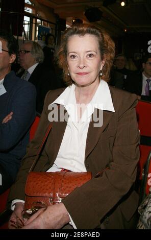 L'actrice française Dominique Lavanant participe à la conférence de presse de la Fondation recherche médicale qui s'est tenue à la Tour Eiffel à Paris, en France, le 25 septembre 2007. Photo de Denis Guignebourg/ABACAPRESS.COM Banque D'Images