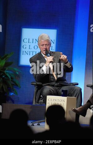 L'ancien président américain Bill Clinton s'exprime lors de la réunion annuelle de Clinton Global Initiative qui s'est tenue au Sheraton Hotel and Towers de New York, NY, USA, le mercredi 26 septembre 2007. Photo par Graylock/ABACAPRESS.COM Banque D'Images