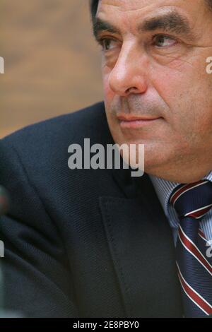 Francoi fillon assiste à la journée parlementaire du "Nouveau Centre" à l'Assemblée nationale à Paris, France, le 27 septembre 2007. Photo de Mousse/ABACAPRESS.COM Banque D'Images