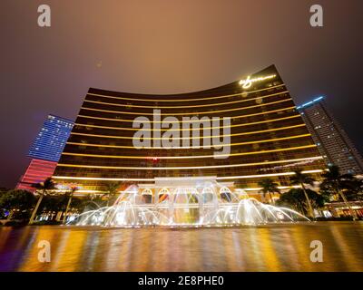 Macao, 22 JANVIER 2012 - vue nocturne sur la fontaine Wynn Macau Banque D'Images