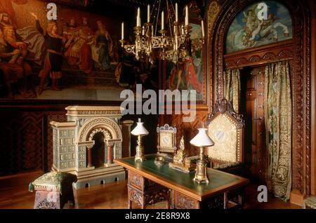 Une vue sur l'étude du roi Ludwig à l'intérieur du château de Neuschwanstein, semblable à un conte de fées, près de Schwangau, dans le sud de l'Allemagne, Banque D'Images