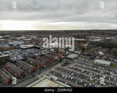 Bolton, Grand Manchester, Royaume-Uni. 14 septembre 2017. (Note de l'éditeur: Image prise par un drone).lever du soleil sur le fardeau dans la ville de Bolton, Grand Manchester. Crédit : Edward Crawford/SOPA Images/ZUMA Wire/Alay Live News Banque D'Images