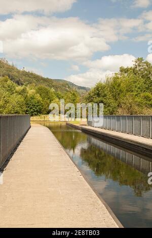 Aqueduc Ynysbwllog, canal Neath, Neath Port Talbot, pays de Galles du Sud, Royaume-Uni Banque D'Images