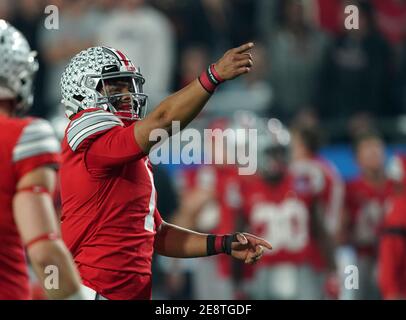 (PHOTOS DU FICHIER).ancien quartier des Buckeyes de l'État de l'Ohio (1) Justin Fields devrait passer la 1ère ronde de la version finale de la NFL, ici il est photographié le 28 décembre 2019 par rapport aux Tigers Clemson, la version finale de la NFL aura lieu à Cleveland, Ohio, le 29 avril 2021.(crédit obligatoire : Jose/SonyPro/Cal Sport Media) (photographe complet absolu et crédits requis) Banque D'Images