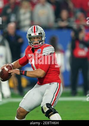 (PHOTOS DU FICHIER).ancien quartier des Buckeyes de l'État de l'Ohio (1) Justin Fields devrait passer la 1ère ronde de la version finale de la NFL, ici il est photographié le 28 décembre 2019 par rapport aux Tigers Clemson, la version finale de la NFL aura lieu à Cleveland, Ohio, le 29 avril 2021.(crédit obligatoire : Jose/SonyPro/Cal Sport Media) (photographe complet absolu et crédits requis) Banque D'Images