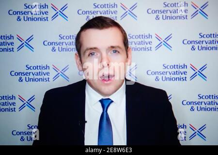 Glasgow, Écosse, Royaume-Uni. 1er février 2021. En photo : le dirigeant conservateur écossais Douglas Ross répond aujourd'hui aux récentes annonces du SNP d'une « feuille de route » et d'un « groupe de travail » pour pousser à un autre référendum. Le dirigeant conservateur écossais Douglas Ross a défié Nicola Sturgeon lors d'un débat ce mois-ci sur l'avenir de l'Écosse si le SNP ne cesse pas de faire pression pour l'indyref2 cette année. S'exprimant aujourd'hui, Douglas Ross a déclaré qu'il nous fallait une élection Covid, mais nous pouvons quand même arrêter un référendum Covid. Crédit : Colin Fisher/Alay Live News Banque D'Images