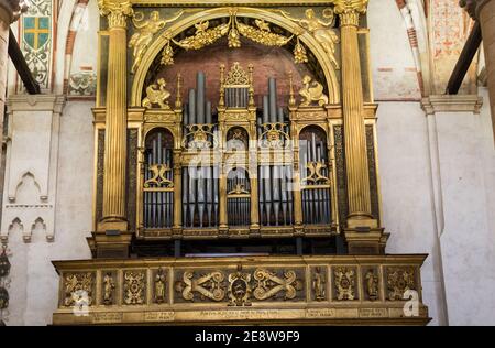 Intérieur de l'église Sant'Anastasia à Vérone, Italie. Sant'Anastasia est une église de l'ordre dominicain à Vérone, il était Banque D'Images