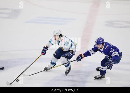 Moscou, Russie. 29 janvier 2021. Match de hockey sur glace de la saison régulière de la KHL: Dinamo Moscou contre HC Sotchi - Moscow VTB Arena - troisième période. #25 Ansel Galimo Banque D'Images