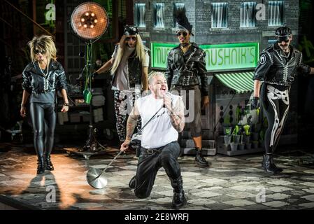 Matt Willis (orin) pendant le photocall Little Shop of Horrors au Regent's Park Open Air Theatre, Londres. Banque D'Images