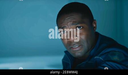 DAVID OYELOWO dans LE CIEL DE MINUIT (2020), dirigé par GEORGE CLOONEY. Credit: Anonyme Content / Netflix / Truenorth Productions / Album Banque D'Images