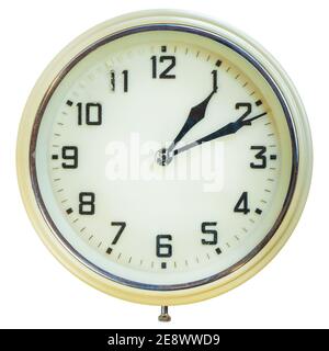 Horloge électrique en plastique vintage du milieu du XXe siècle isolée sur blanc Banque D'Images