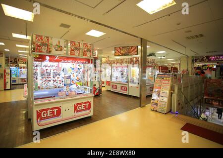 Le magasin de la machine à poupée de serrage à Tokyo, un des magasins populaires au Japon Banque D'Images