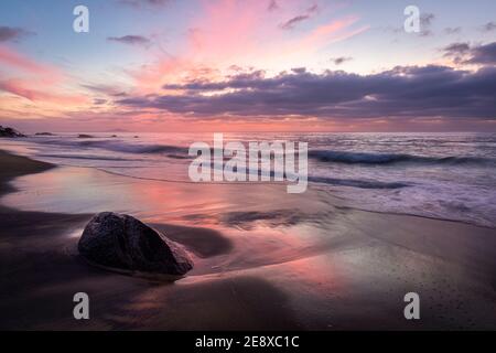 Après-midi sur la plage de Carricitos à Sayulita, Nayarit, Mexique. Banque D'Images