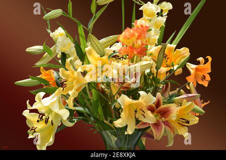 Impression bouquet de lys jaune et orange Banque D'Images