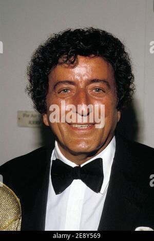 PHOTO DU FICHIER : **PHOTO DU FICHIER** Tony Bennett dévoile Battle with Alzheimer's. Tony Bennett 1986 crédit : Ralph Dominguez/MediaPunch Banque D'Images