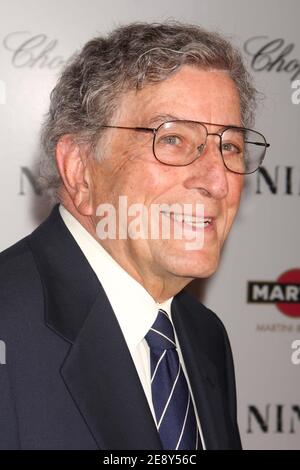 PHOTO DU FICHIER : **PHOTO DU FICHIER** Tony Bennett dévoile Battle with Alzheimer's. Tony Bennett assiste à la première du « NEUF » au Ziegfeld Theatre de New York le 15 décembre 2009. Crédit photo : Henry McGee/MediaPunch Banque D'Images