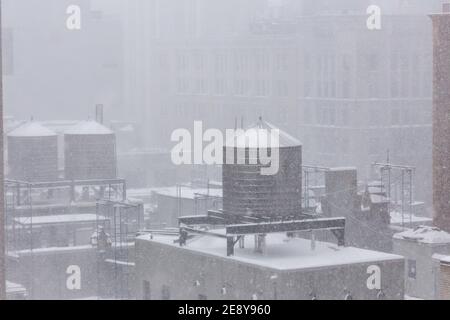 La tempête d'hiver monstre Orlena créé des conditions de blanc-out à New York City le premier février 2021, États-Unis Banque D'Images