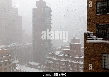 La tempête d'hiver monstre Orlena créé des conditions de blanc-out à New York City le premier février 2021, États-Unis Banque D'Images