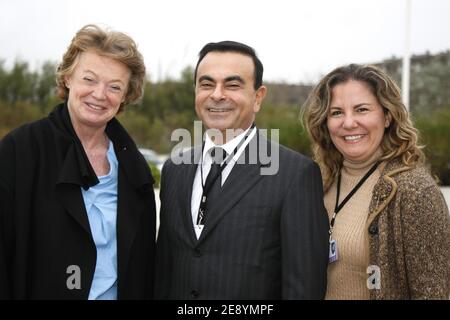 Aude Zieseniss de Thuin, Carlos Ghosn, président de Renault et de Nissan, Rita Ghosn au centre international de Deauville, Normandie, France le 13 octobre 2007, lors de la troisième journée du Forum des femmes pour l'économie et la société. Photo de Thierry Orban/ABACAPRESS.COM Banque D'Images