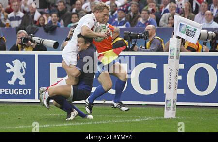 Le 2007 octobre 2007, Josh Lewsey, de l'Angleterre, a obtenu un score pour l'Angleterre lors de la demi-finale de la coupe du monde de rugby 13 de l'IRB, en France contre l'Angleterre au stade Stade de France à Saint-Denis près de Paris. Photo de Gouhier-Nebinger-Morton-Taamallah/Cameleon/ABACAPRESS.COM Banque D'Images