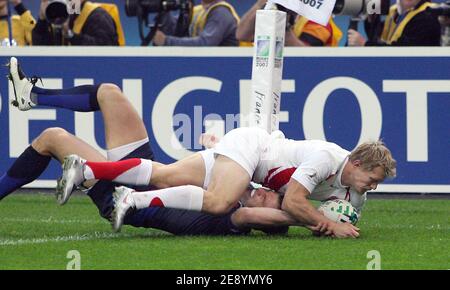 Le 2007 octobre 2007, Josh Lewsey, de l'Angleterre, a obtenu un score pour l'Angleterre lors de la demi-finale de la coupe du monde de rugby 13 de l'IRB, en France contre l'Angleterre au stade Stade de France à Saint-Denis près de Paris. Photo de Gouhier-Nebinger-Morton-Taamallah/Cameleon/ABACAPRESS.COM Banque D'Images