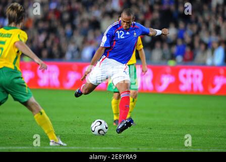 Thierry Henry de France pendant le match de Qualyfing Euro 2008 Groupe B, France contre Lituania au stade 'la Beaujoire' à Nantes, France, le 17 octobre 2007. La France a gagné 2-0. Photo de Nicolas Gouhier/Cameleon/ABACAPRESS.COM Banque D'Images