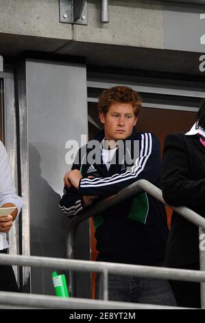 Le Prince Harry participe à la finale de la coupe du monde de rugby 2007 de l'IRB, Angleterre contre Afrique du Sud, au Stade de France à Saint-Denis près de Paris, France, le 20 octobre 2007. Photo de Gouhier-Morton-Taamallah/Cameleon/ABACAPRESS.COM Banque D'Images