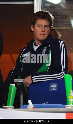 Le Prince Harry participe à la finale de la coupe du monde de rugby 2007 de l'IRB, Angleterre contre Afrique du Sud, au Stade de France à Saint-Denis près de Paris, France, le 20 octobre 2007. Photo de Gouhier-Morton-Taamallah/Cameleon/ABACAPRESS.COM Banque D'Images