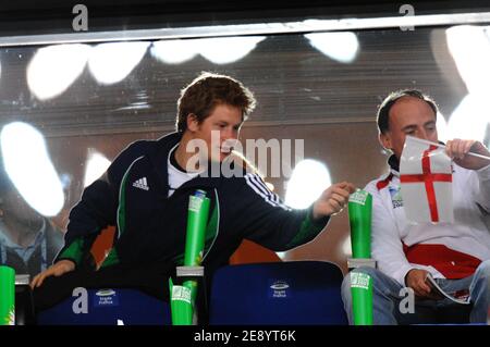 Le Prince Harry participe à la finale de la coupe du monde de rugby 2007 de l'IRB, Angleterre contre Afrique du Sud, au Stade de France à Saint-Denis près de Paris, France, le 20 octobre 2007. Photo de Gouhier-Morton-Taamallah/Cameleon/ABACAPRESS.COM Banque D'Images