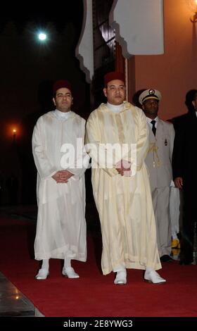 Sa Majesté le Roi Mohammed VI du Maroc et le Prince Moulay Rachid assistent au dîner officiel au Palais Royal de Marrakech, au Maroc, le 23 octobre 2007. Photo de Christophe Guibbbaud/ABACAPRESS.COM Banque D'Images