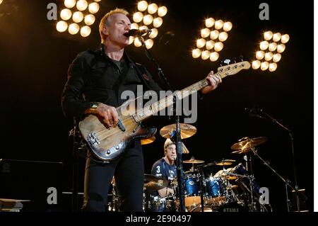 Sting et la police se sont performances au TD Banknorth Garden à Boston, ma, États-Unis le 11 novembre 2007. Photo de Peter Cooke/Cal Sport Media/ABACAPRESS.COM Banque D'Images